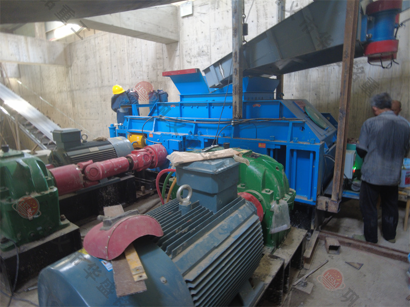 破石液壓對(duì)輥機(jī) 破石液壓對(duì)輥機(jī)